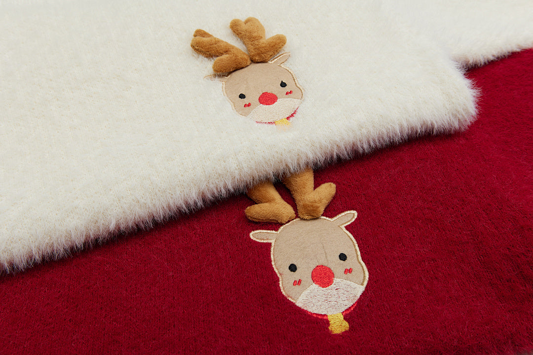 3D Reindeer Applique Fuzzy Crewneck Sweater